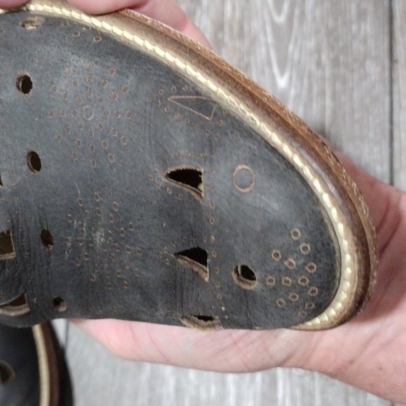 CWY by Coolway die cut dark grey leather booties. Size 7 - Picture 13 of 14